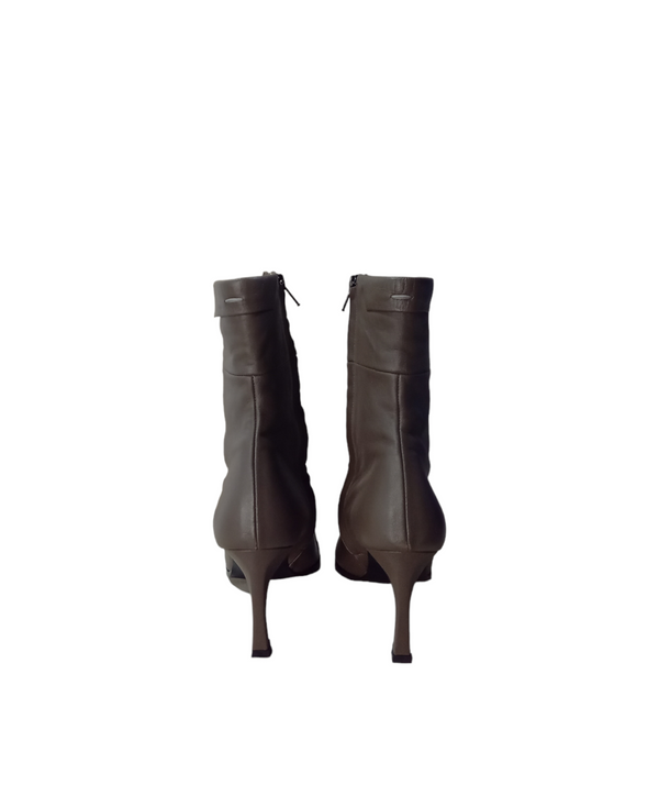 Shoes by Reike Nen