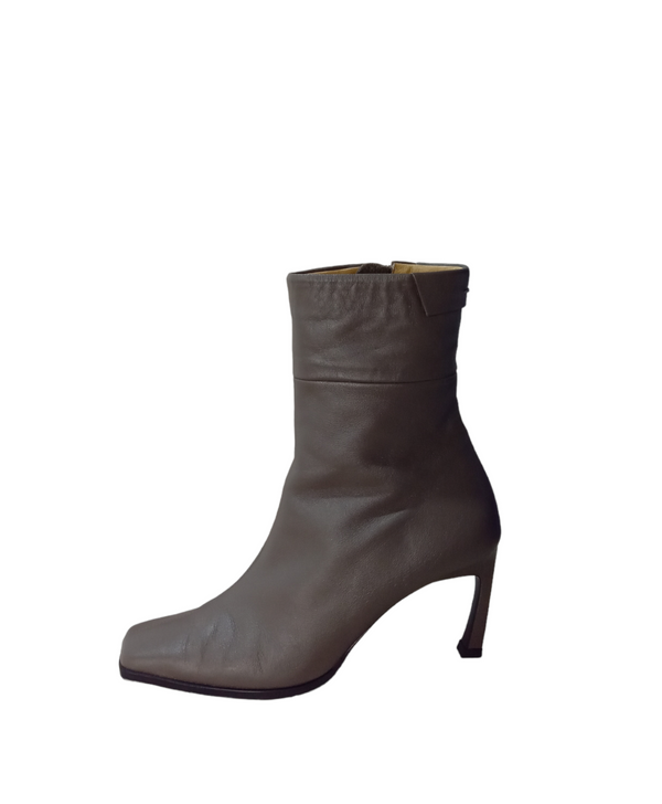 Shoes by Reike Nen