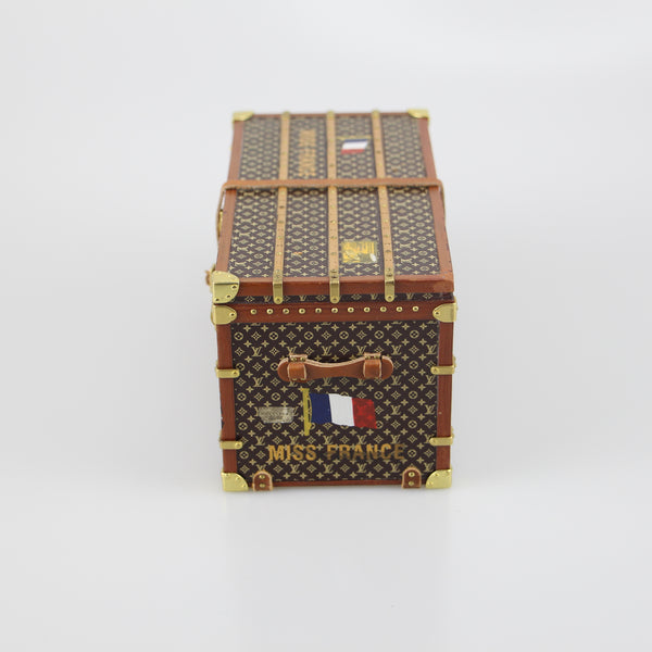 Miss France Trunk Paperweight