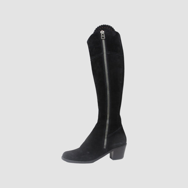 Black explorer boots