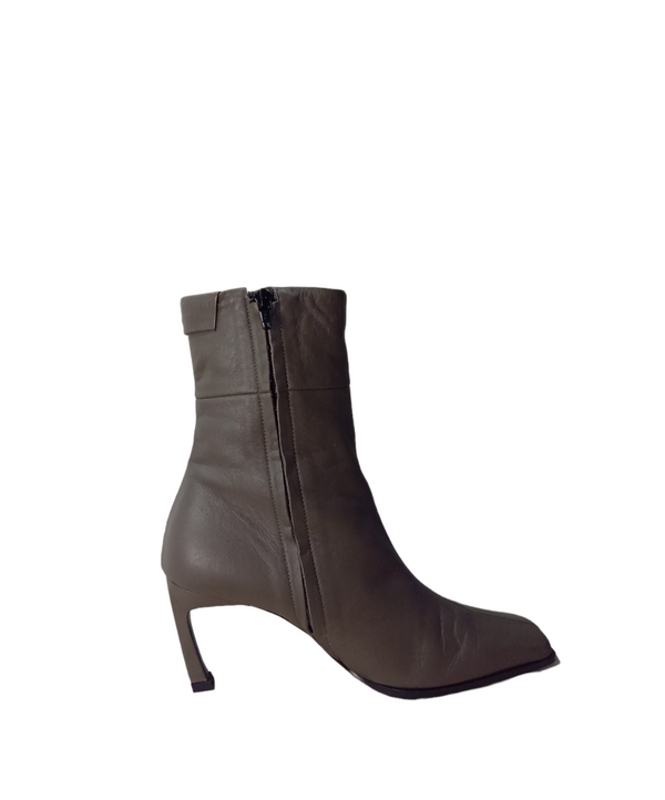 Shoes by Reike Nen