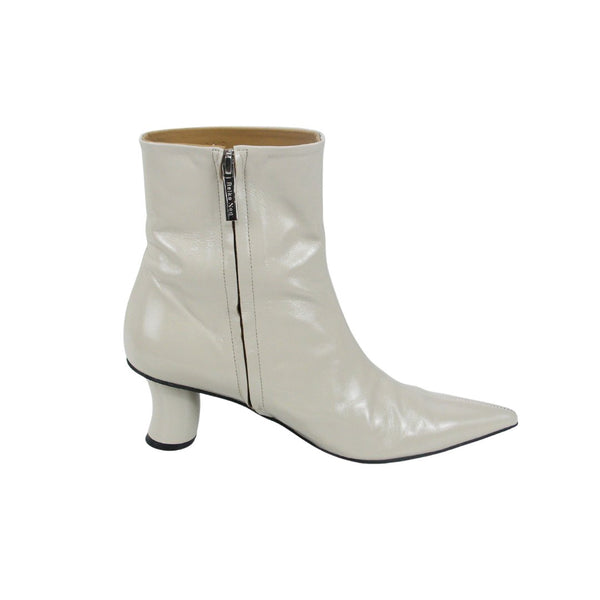 Shoes by Reike Nen