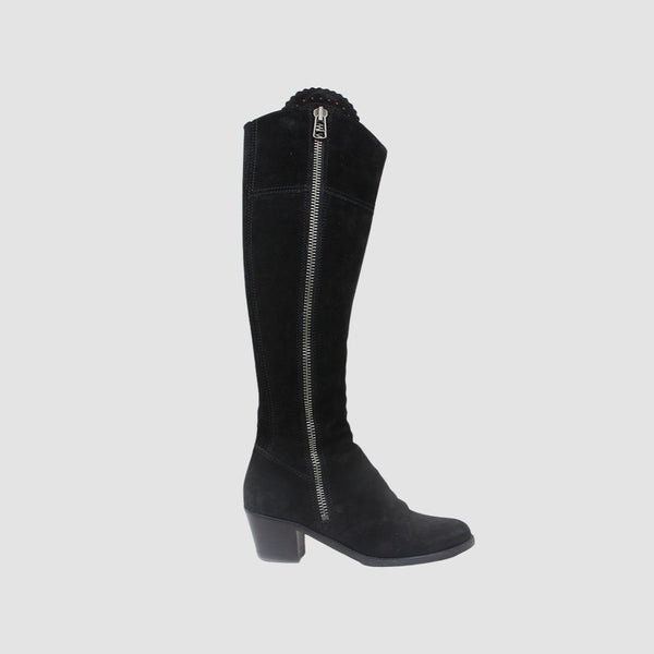 Black explorer boots